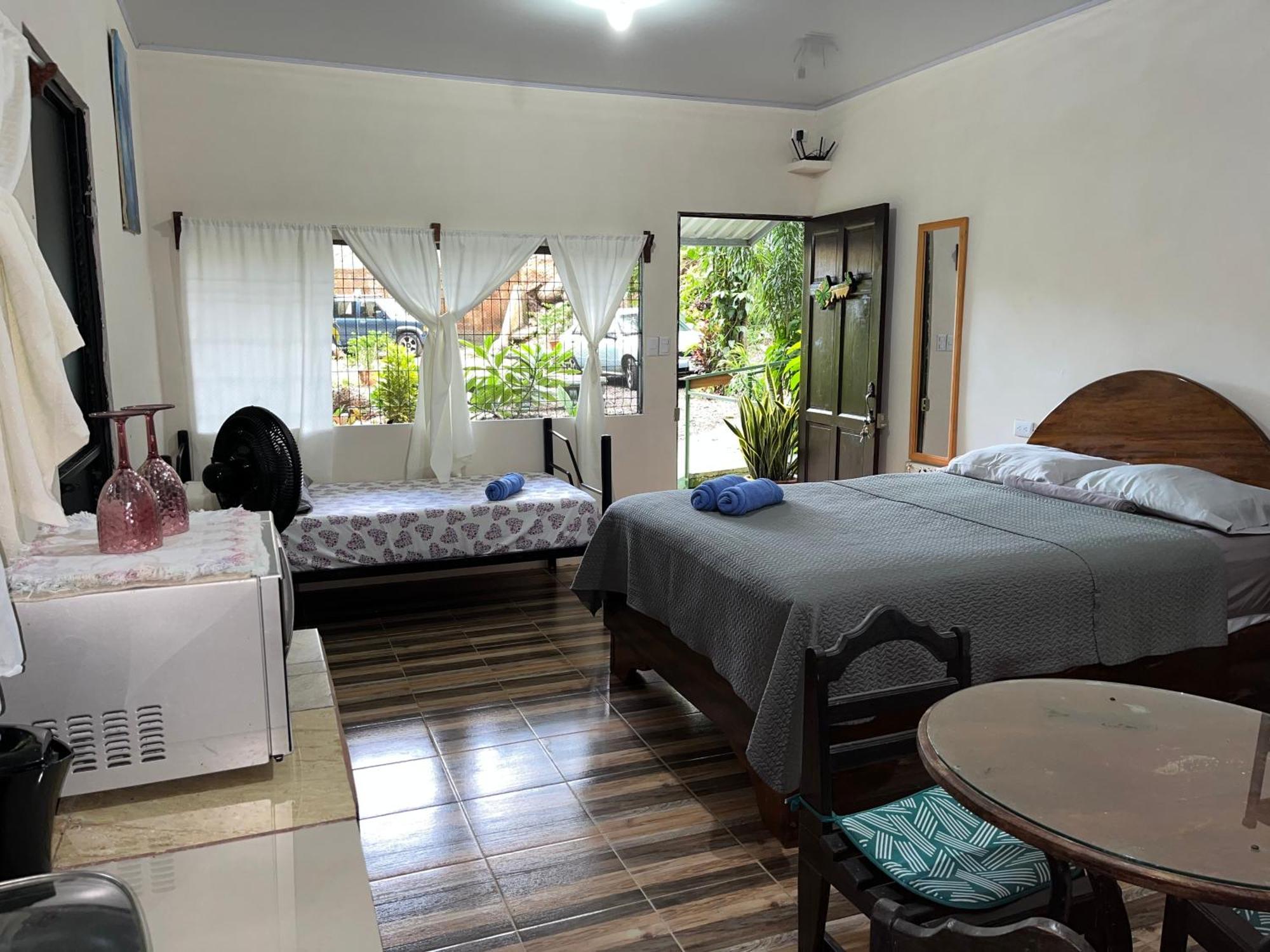 Casa Escondida Apartments Manuel Antonio Exteriör bild