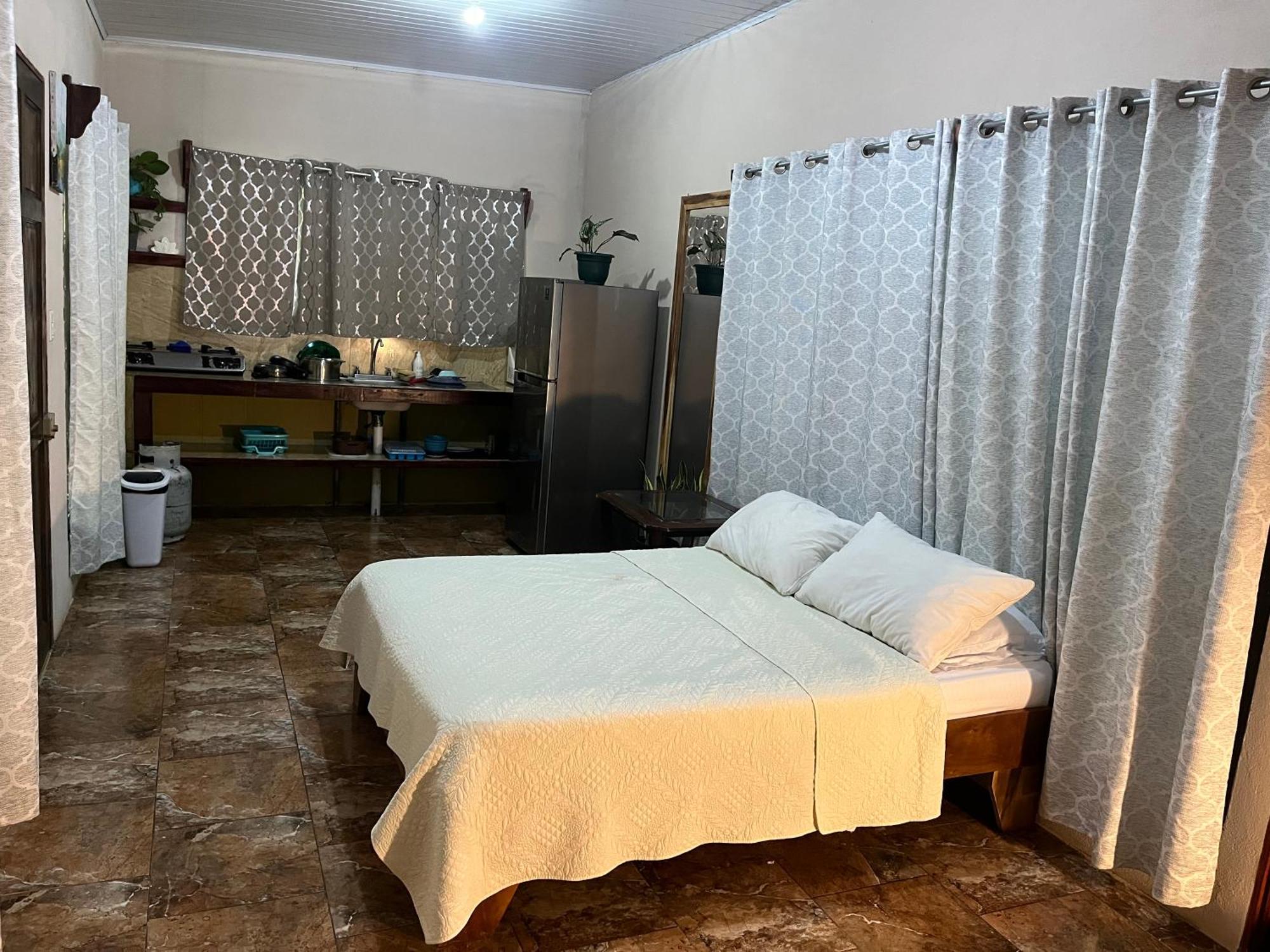 Casa Escondida Apartments Manuel Antonio Exteriör bild